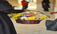 با اهدای گل از سالمندان و کارمندان آسایشگاه گلابچی تقدیر شد